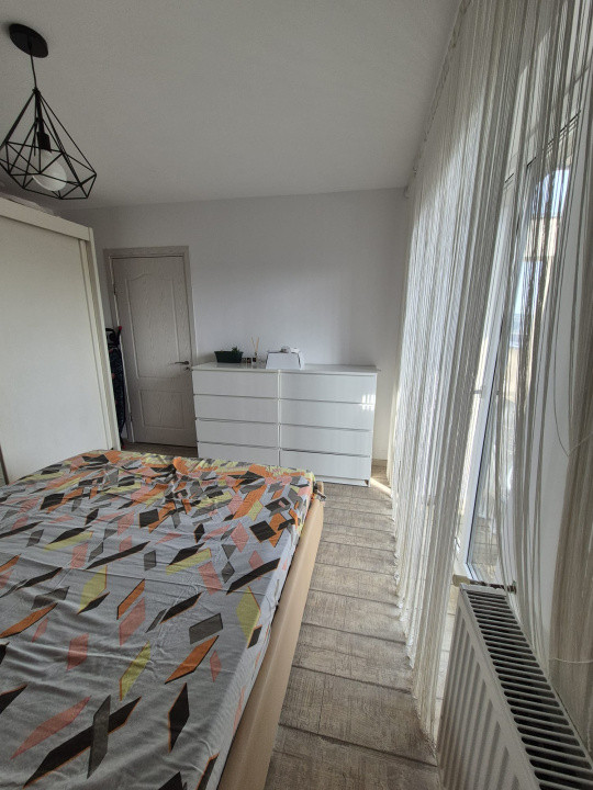 apartament cu 2 camere,terasa de 30 mp,etaj intermediar,zona Vivo