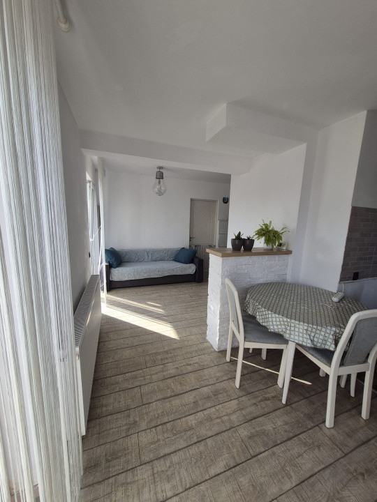 apartament cu 2 camere,terasa de 30 mp,etaj intermediar,zona Vivo