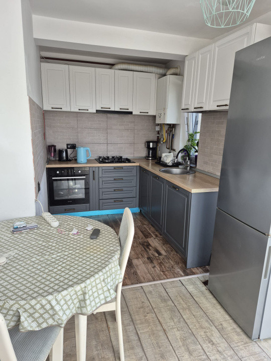 apartament cu 2 camere,terasa de 30 mp,etaj intermediar,zona Vivo