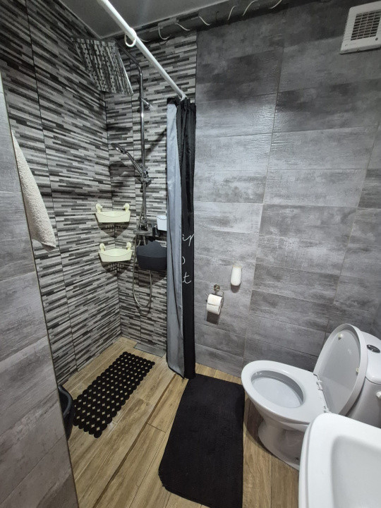 apartament cu 2 camere,terasa de 30 mp,etaj intermediar,zona Vivo
