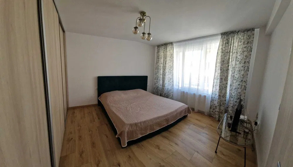 Apartament 2 camere , 45mp , zona borhanci , etaj intermediar .