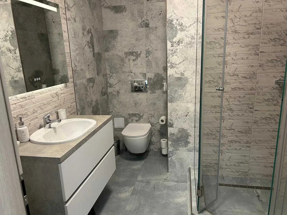 Apartament 2 camere , 45mp , zona borhanci , etaj intermediar .