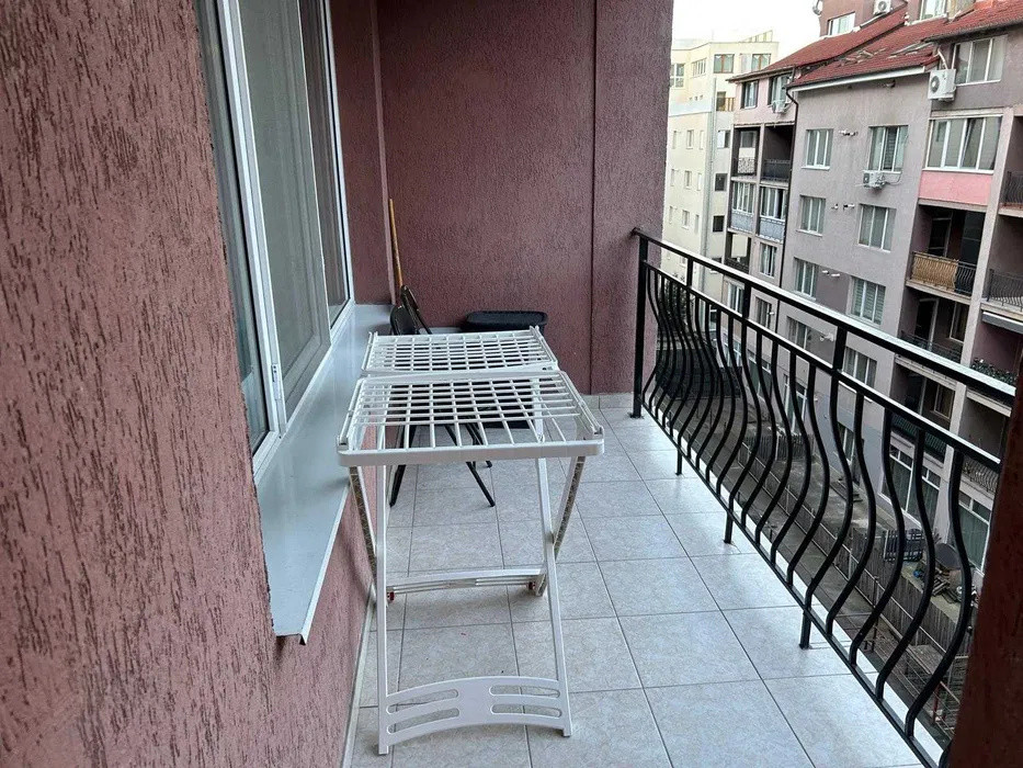 Apartament 2 camere , 45mp , zona borhanci , etaj intermediar .