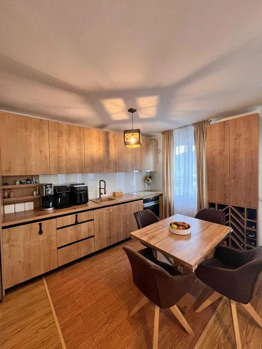 Apartament cu 3 camere ultrafinisat, 2 balcoane, zona Florilor