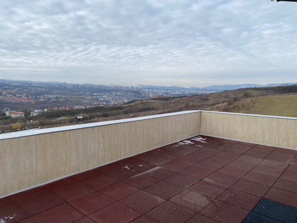 Casă elegantă în Borhanci – liniște, lumină și natură la tine acasă