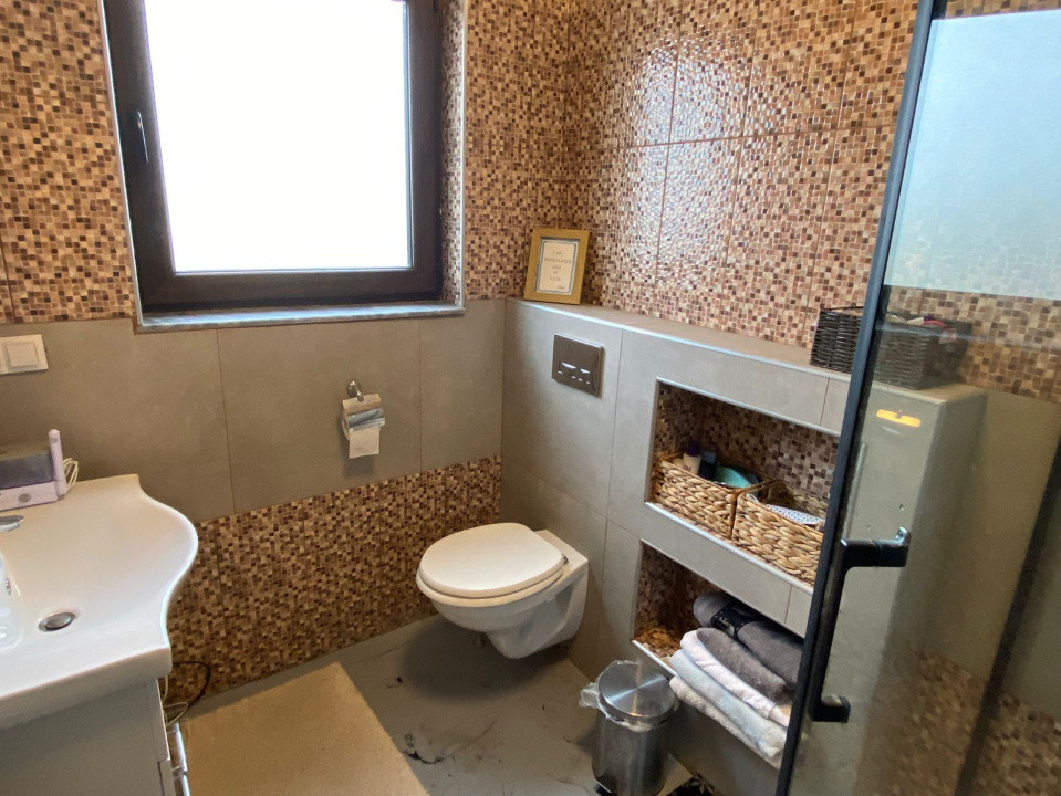 Casă elegantă în Borhanci – liniște, lumină și natură la tine acasă