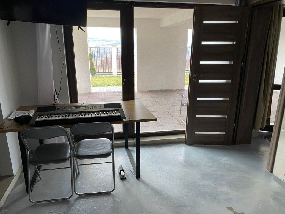 Casă elegantă în Borhanci – liniște, lumină și natură la tine acasă