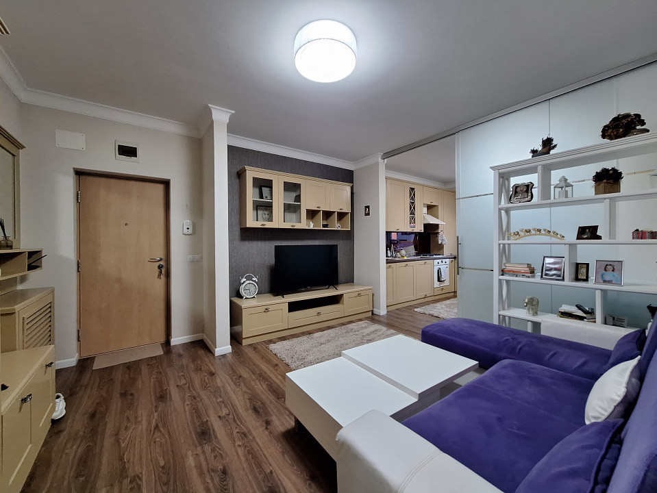 Apartament cu 3 camere, 65 mp, balcon, zona Stadionului