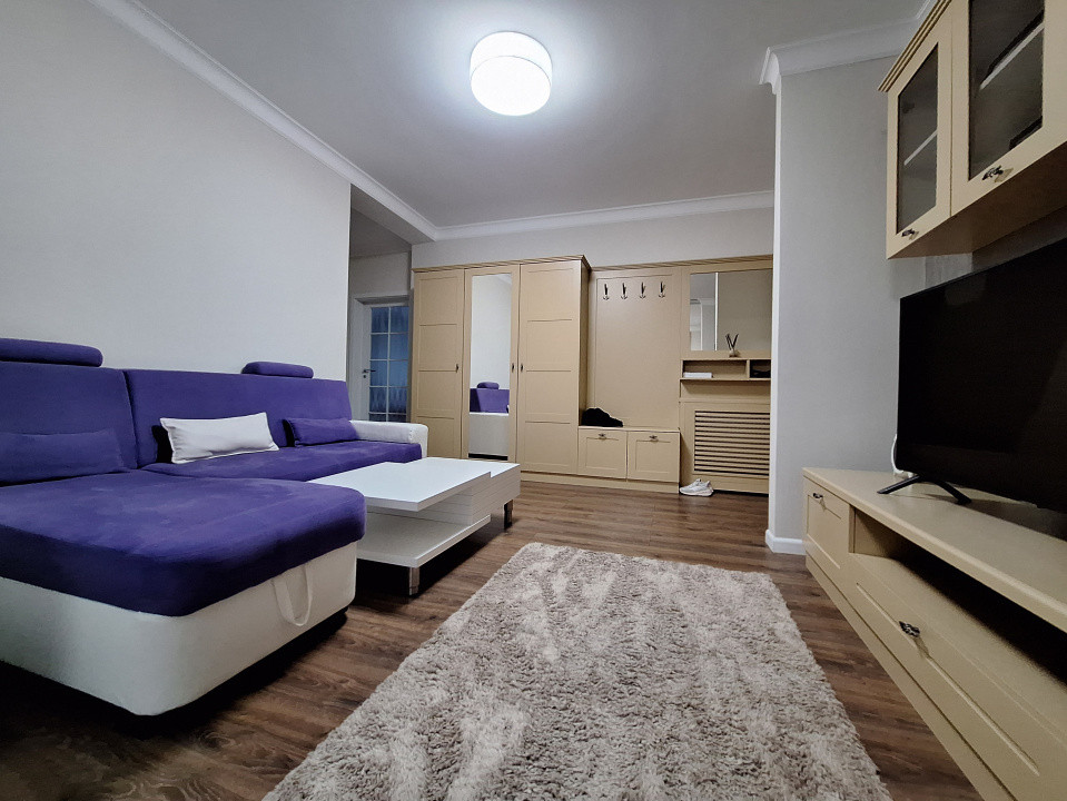 Apartament cu 3 camere, 65 mp, balcon, zona Stadionului