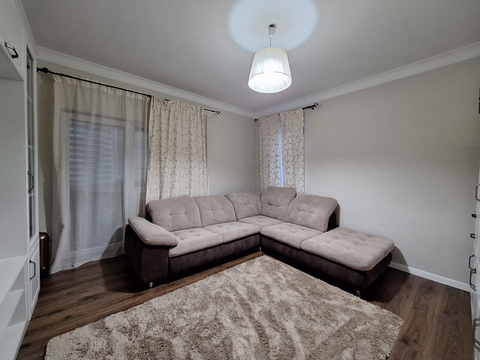 Apartament cu 3 camere, 65 mp, balcon, zona Stadionului
