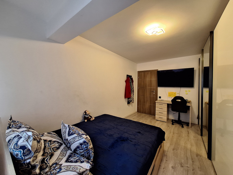 Apartament cu 3 camere, 68 mp, balcon, zona Eroilor