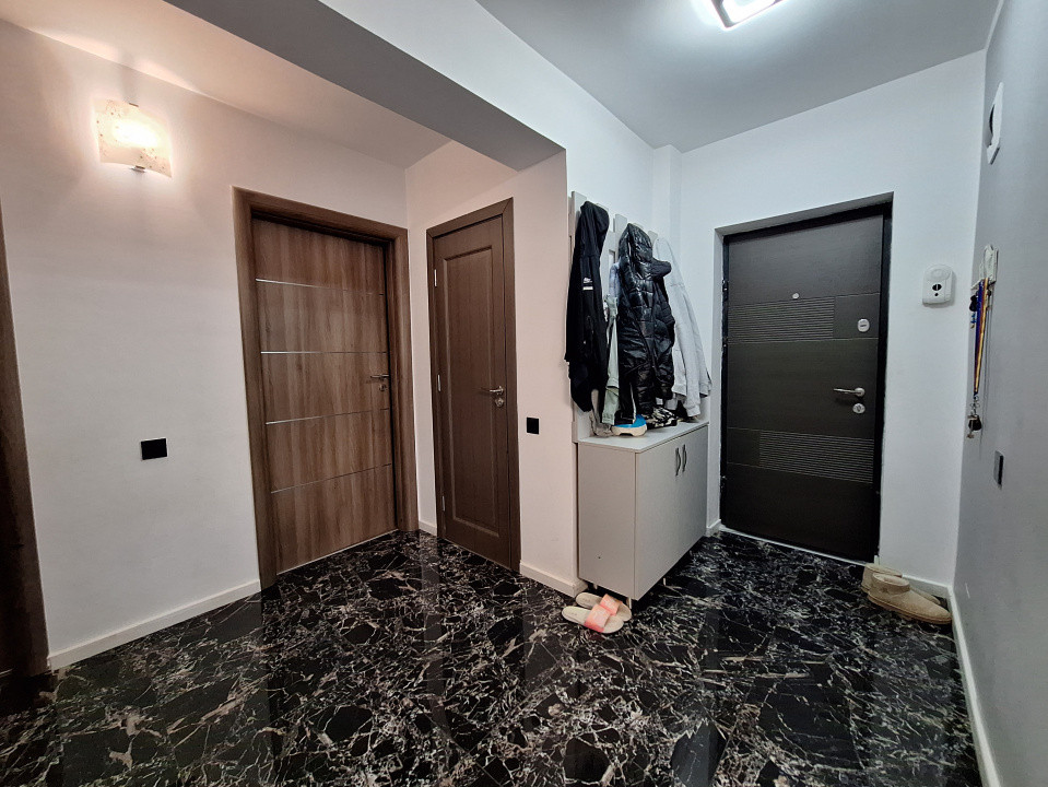Apartament cu 3 camere, 68 mp, balcon, zona Eroilor