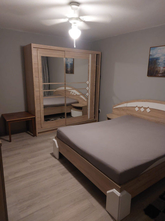 Apartament cu 3 camere pe Eroilor Floresti