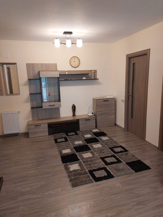 Apartament cu 3 camere pe Eroilor Floresti