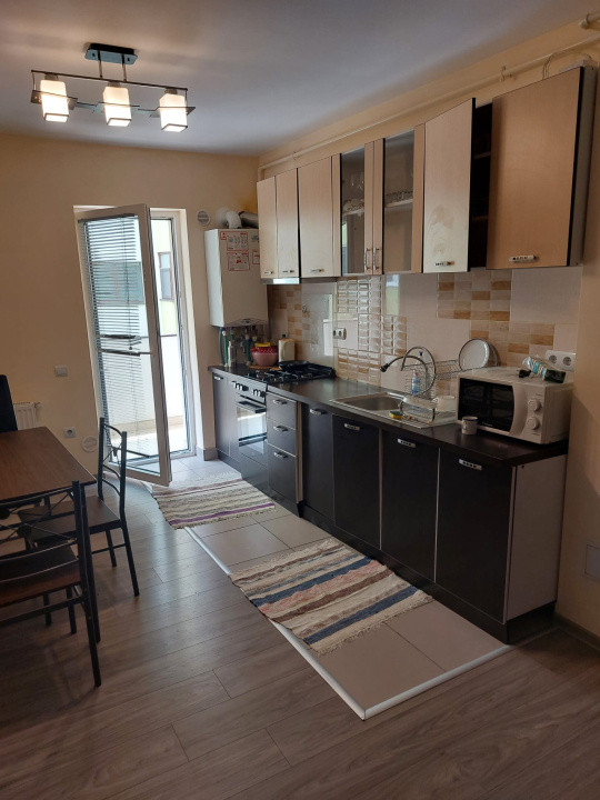 Apartament cu 3 camere pe Eroilor Floresti