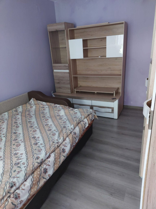 Apartament cu 3 camere pe Eroilor Floresti